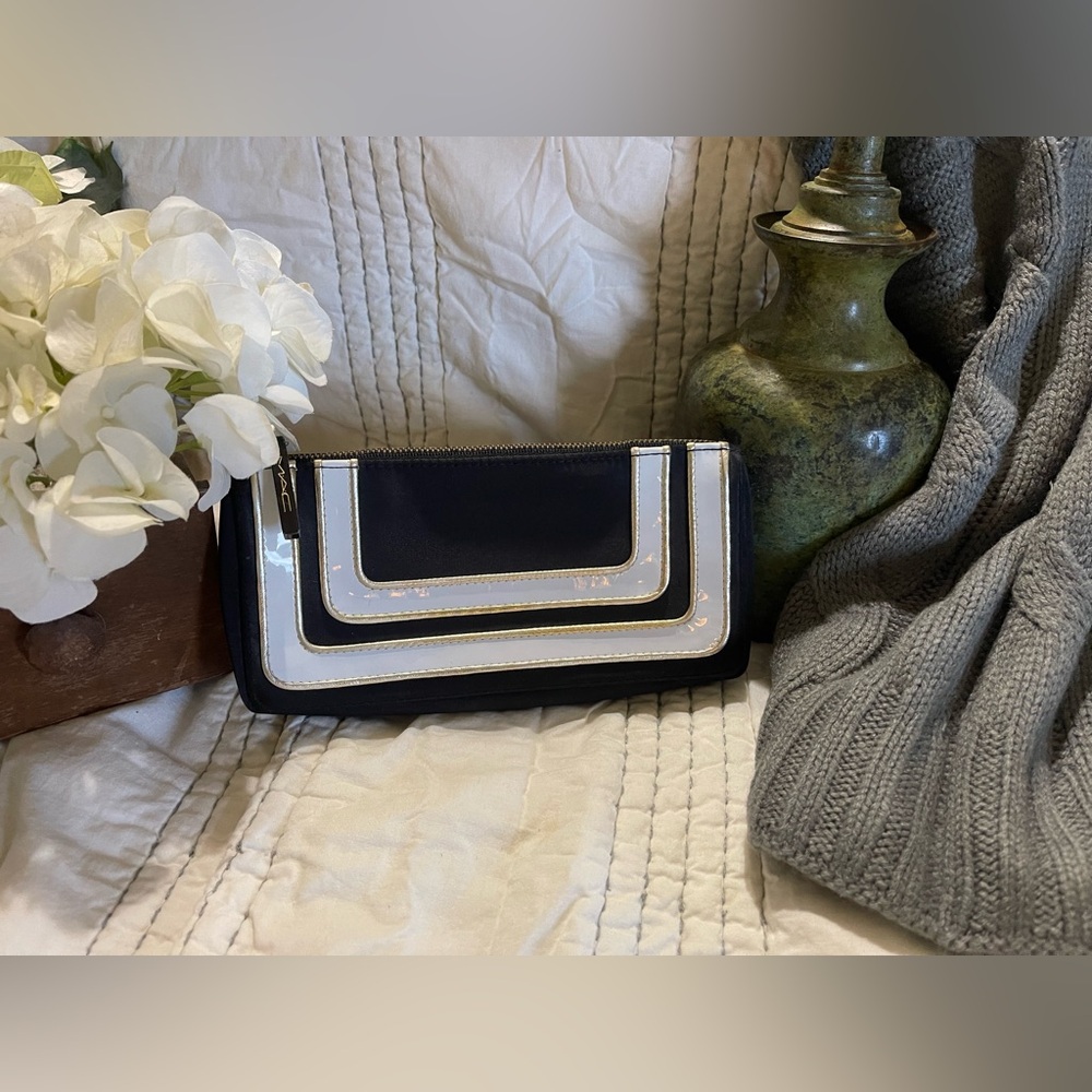 MAC COSMETIC POUCH